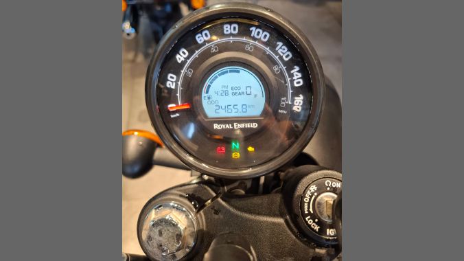 02 Royal Enfield Hunter 350