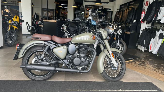 04 Royal Enfield Classic 350
