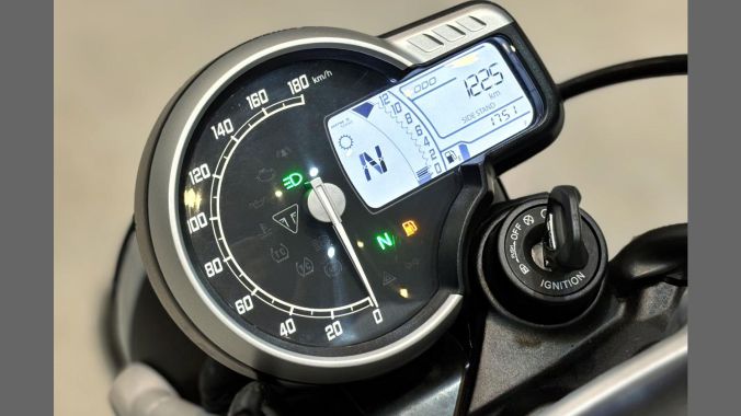 01 Triumph Scrambler 400X – 2025