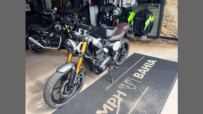 02 Triumph Scrambler 400X – 2025