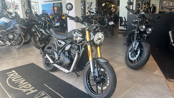 02 Triumph Speed 400 – 2025