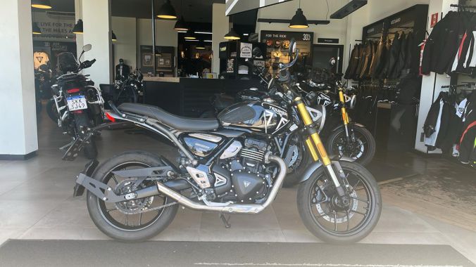 03 Triumph Speed 400 – 2025
