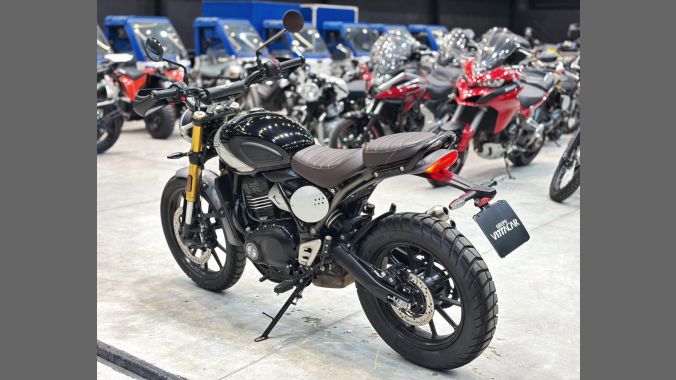 04 Triumph Scrambler 400X – 2025