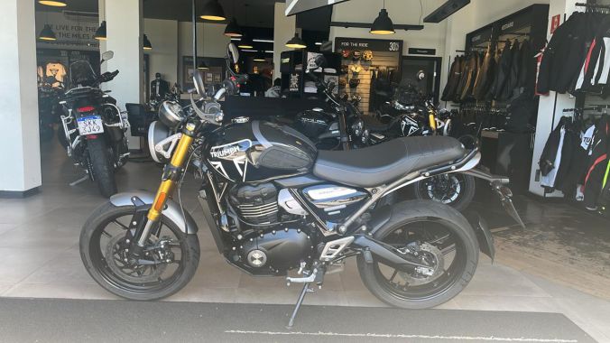04 Triumph Speed 400 – 2025