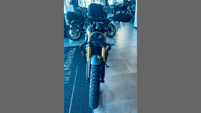 01 Triumph Scrambler 400 – 2025