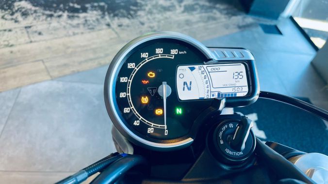 01 Triumph Speed 400 – 2026