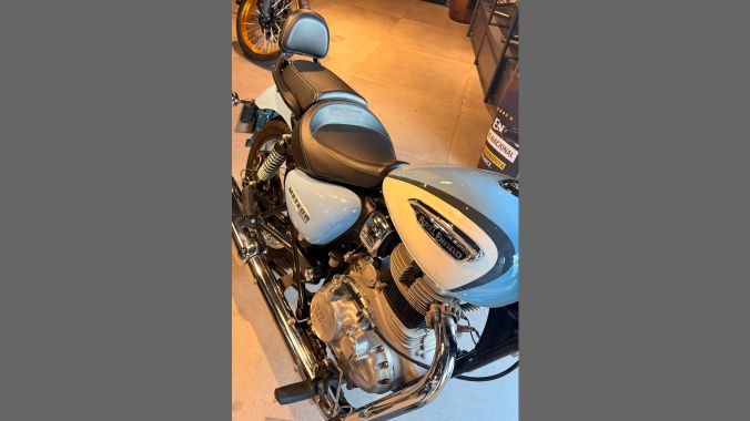 01 Royal Enfield Meteor 350 - 2025 2026
