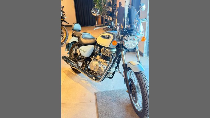 02 Royal Enfield Meteor 350 - 2025 2026