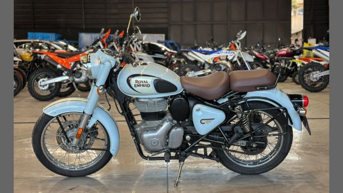 04 Royal Enfield Classic 350 - 2023