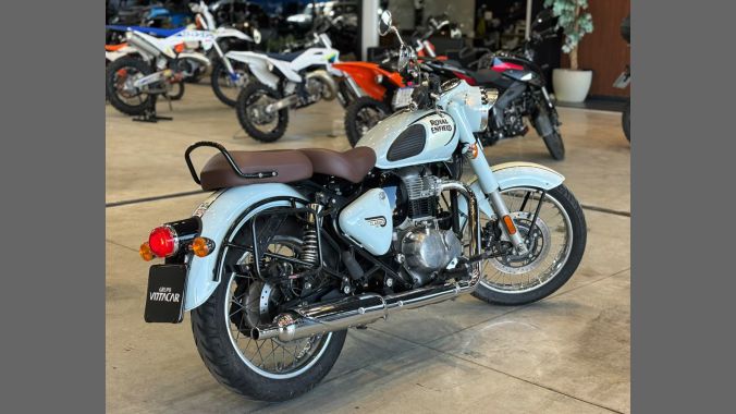 05 Royal Enfield Classic 350 - 2023