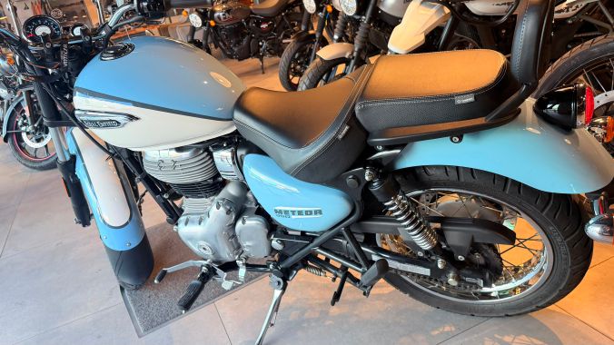 05 Royal Enfield Meteor 350 - 2025 2026