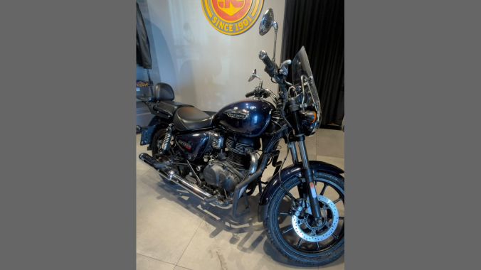 02 Royal Enfield Meteor 350 - 2023 2024