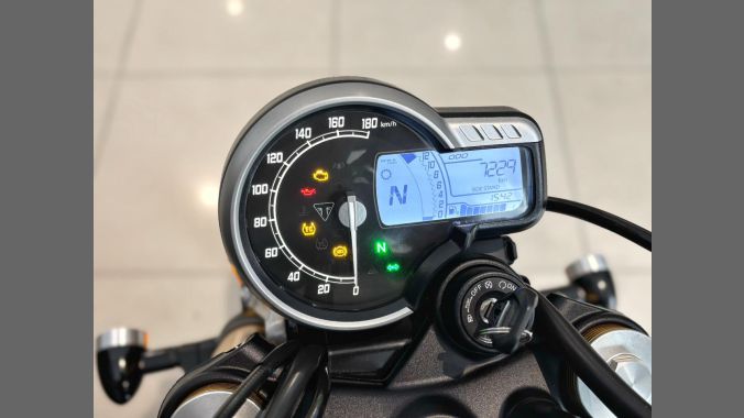 04 Triumph Speed 400