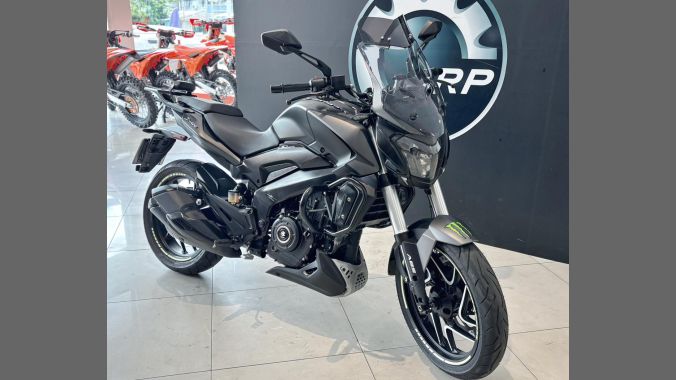 02 Bajaj Dominar 400