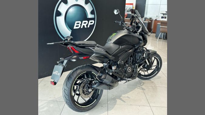 03 Bajaj Dominar 400