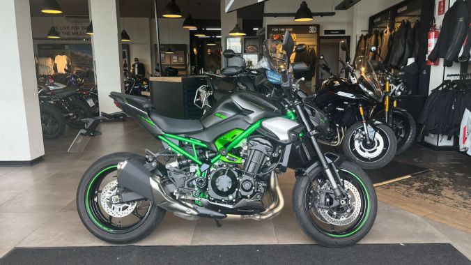 04 Kawasaki Z900