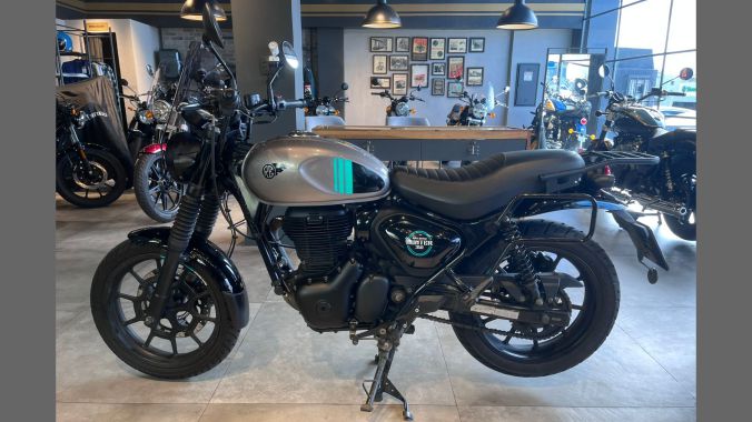 04 Royal Enfield Hunter 350