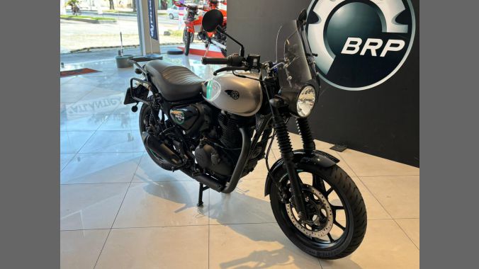 02 Royal Enfield Hunter 350