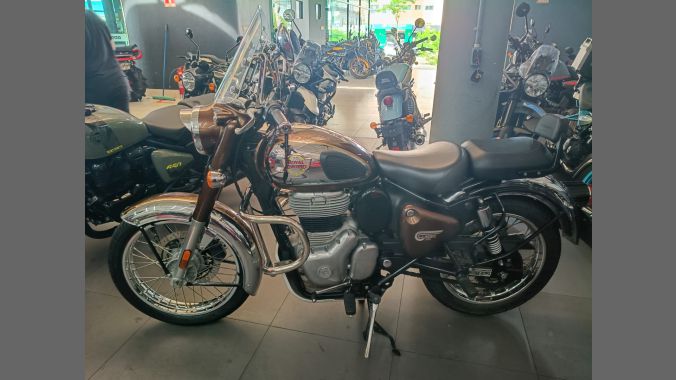 05 Royal Enfield Classic 350 - 2022 2023