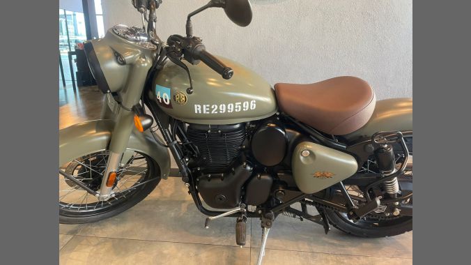 01 Royal Enfield Classic 350 - 2022 2023