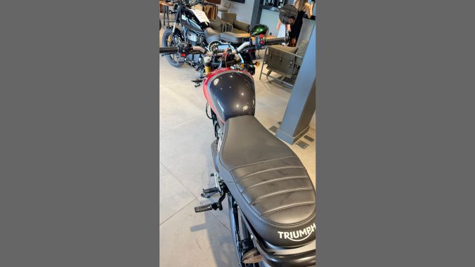 01 Triumph Speed 400 – 2025