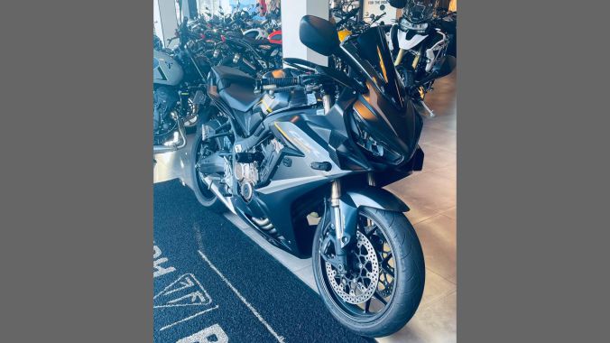 02 Honda CBR 650R - 2023
