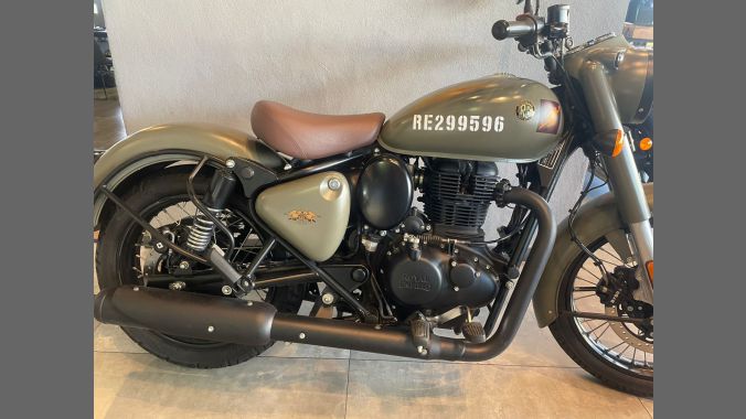 02 Royal Enfield Classic 350 - 2022 2023