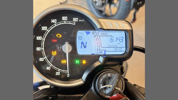 06 Triumph Speed 400 – 2025