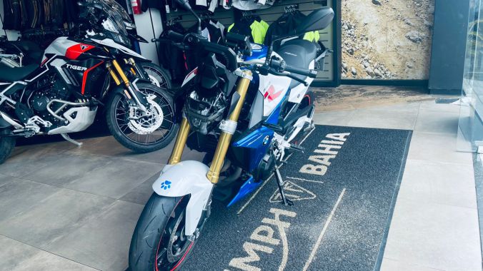 01 BMW F900 R Sport Plus - 2023 2024
