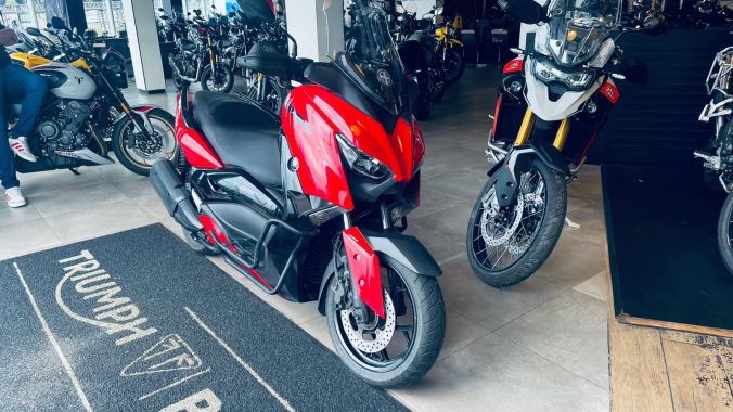 04 Yamaha XMAX 250 - 2023