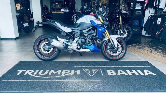 05 BMW F900 R Sport Plus - 2023 2024