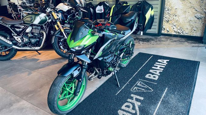 02 Kawasaki Z500 SE - 2024 2025