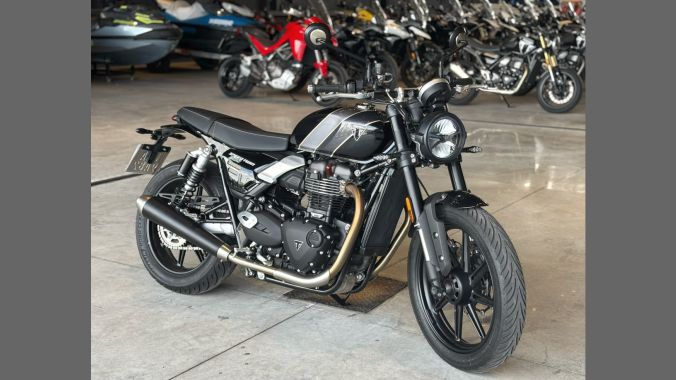 06 Triumph Speed Twin 900 – 2025 2026