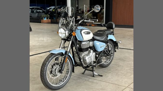 01 Royal Enfield Meteor 350 - 2025 2026