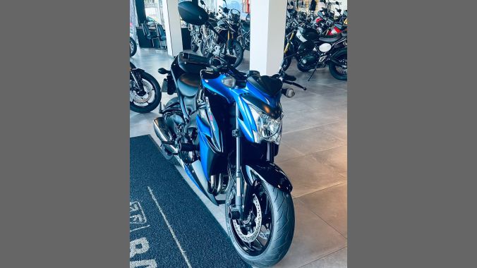 01 Suzuki GSX-S 1000 - 2019 2020