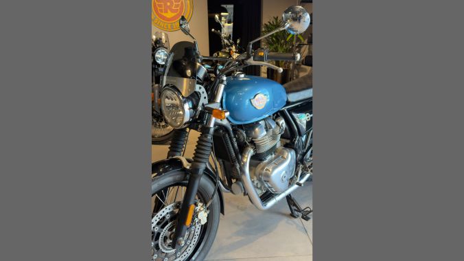 02 Royal Enfield Interceptor 650 - 2022 2023