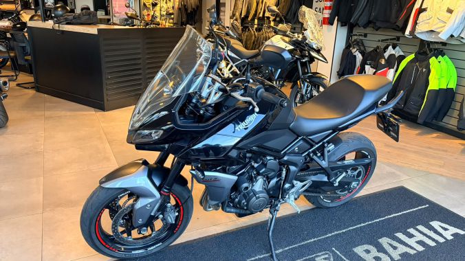 02 Triumph Sport 660
