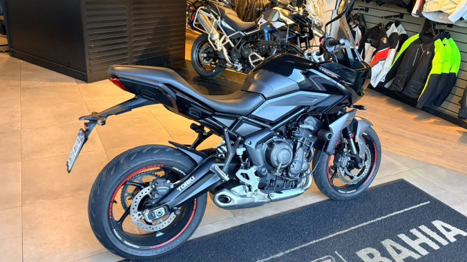 04 Triumph Sport 660