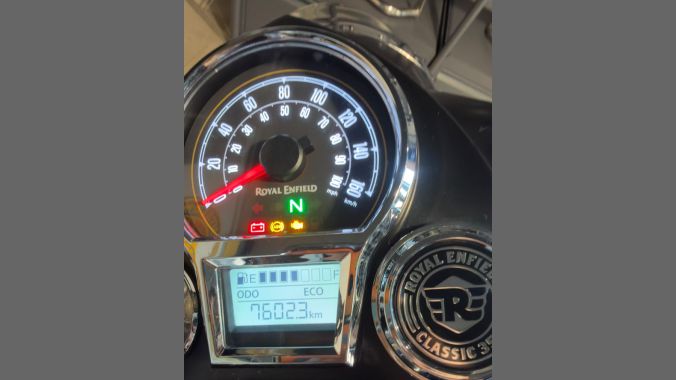 01 Royal Enfield Classic 350 - 2023 2024