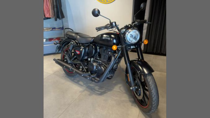 04 Royal Enfield Classic 350 - 2023 2024